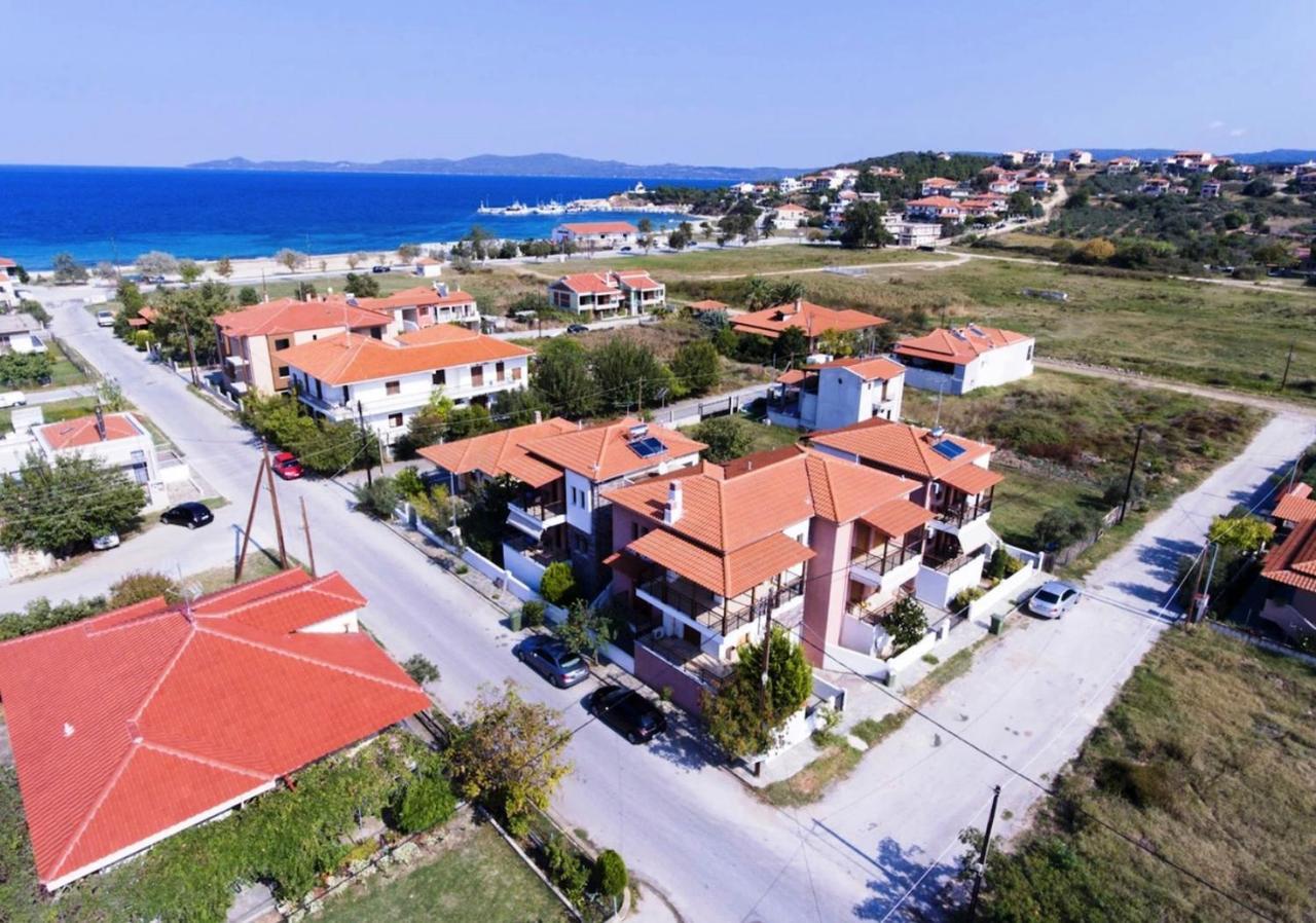 Nea Roda Apartments *